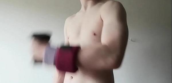 Young Guy Rou working out